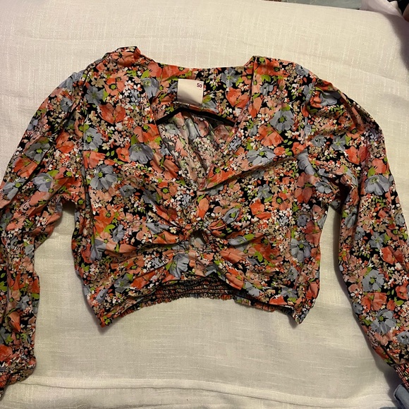 Floral Print Long Sleeve Crop Top - Picture 1 of 1